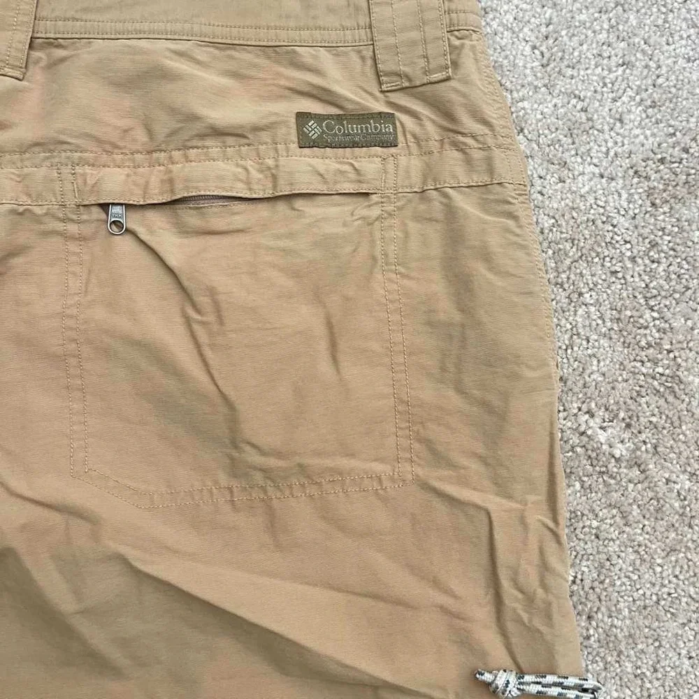 Columbia Mens‎ Tan Khaki Cargo Hiking Shorts Size 40 AM4081 Omni-Shade 10 Inseam